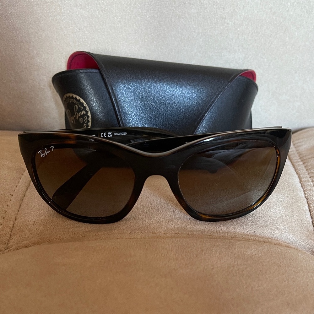 Ray-Ban Sunglasses RB4216 710/T5 56 20 135 3P